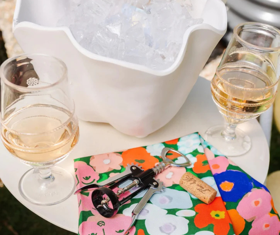 Unique Outdoor Entertaining Gifts for the Season