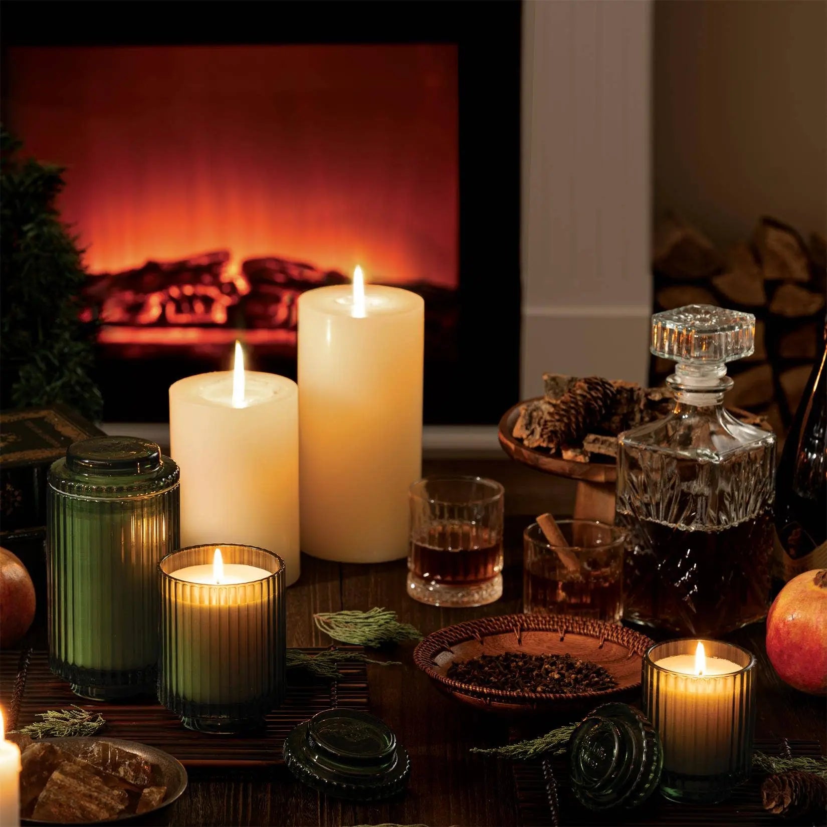 Amélie - Pomegranate & Pine 7oz Candle Tester La Jolie Muse