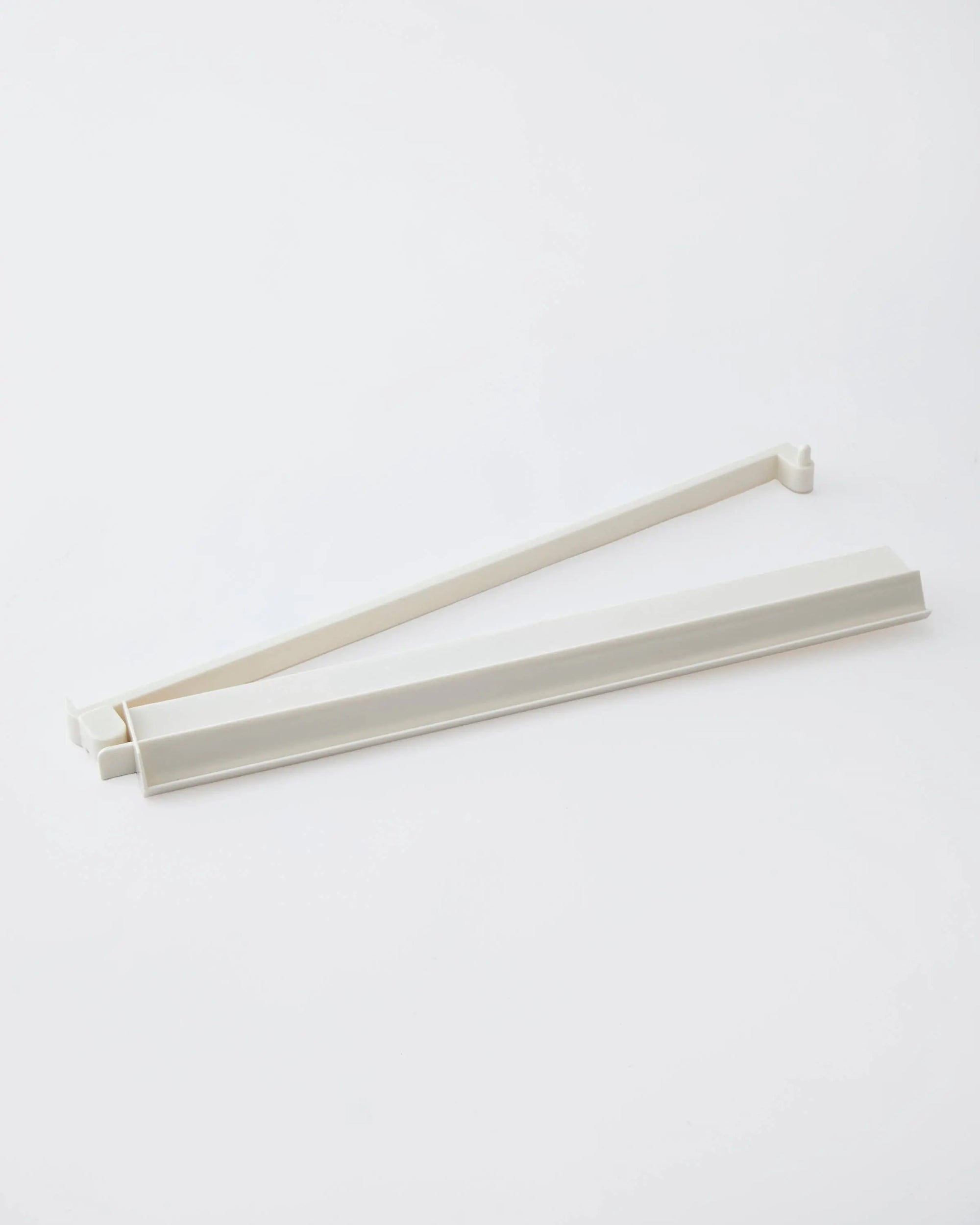 White Acrylic Rack and Pusher Set Oh My Mahjong