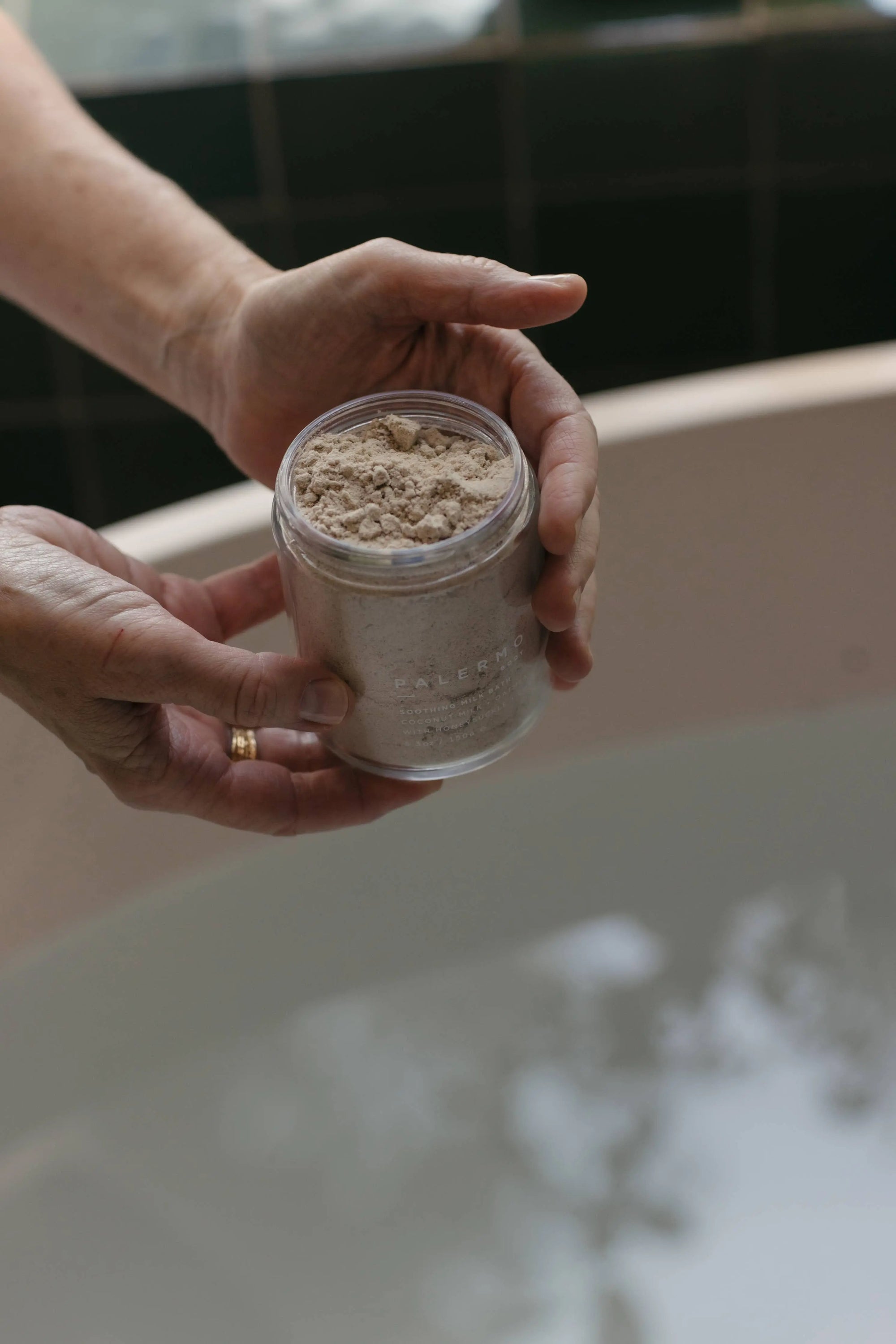 Soothing Milk Bath - Coconut Milk + Oatmeal Palermo Body