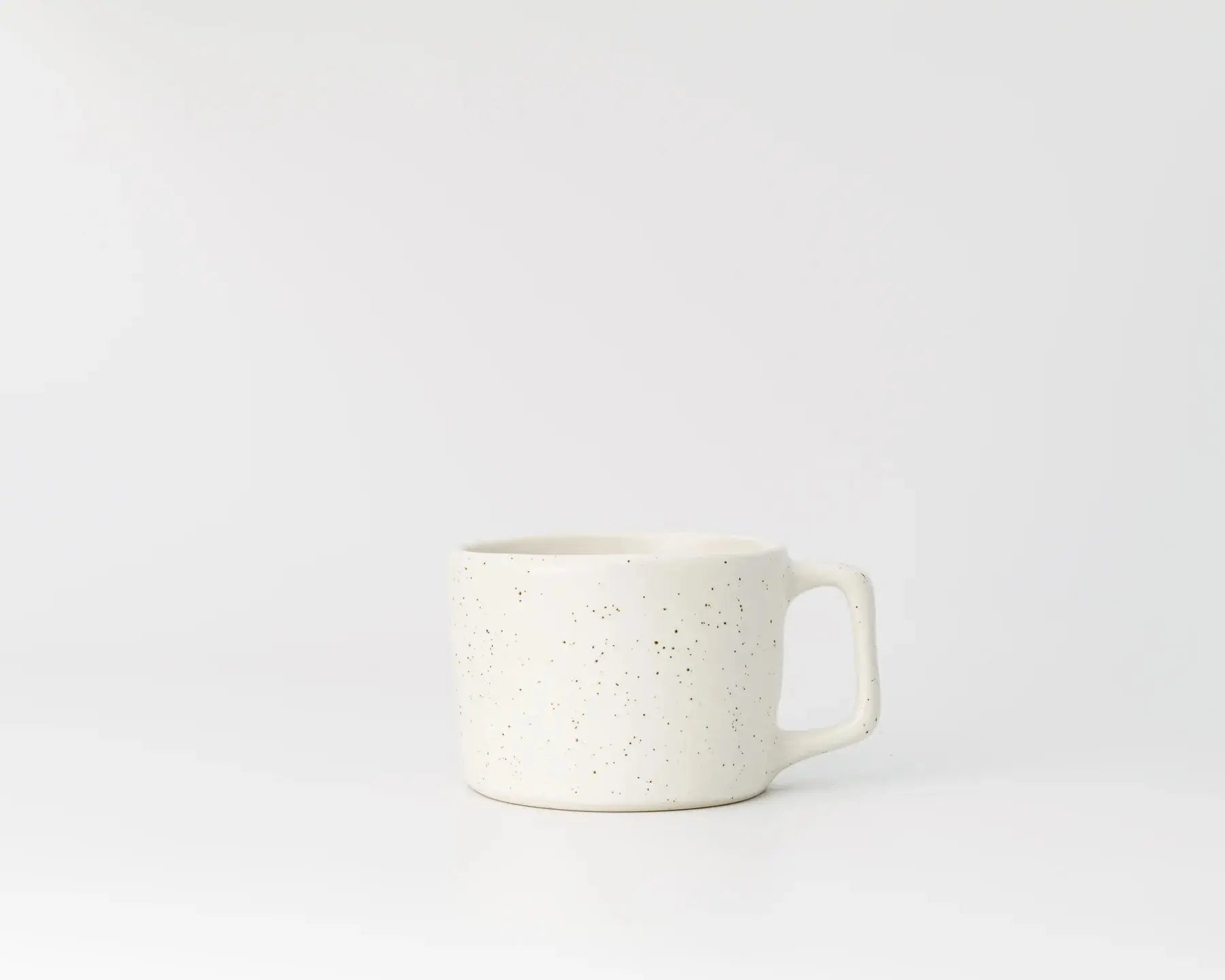 Camp Coffee Mug Haand