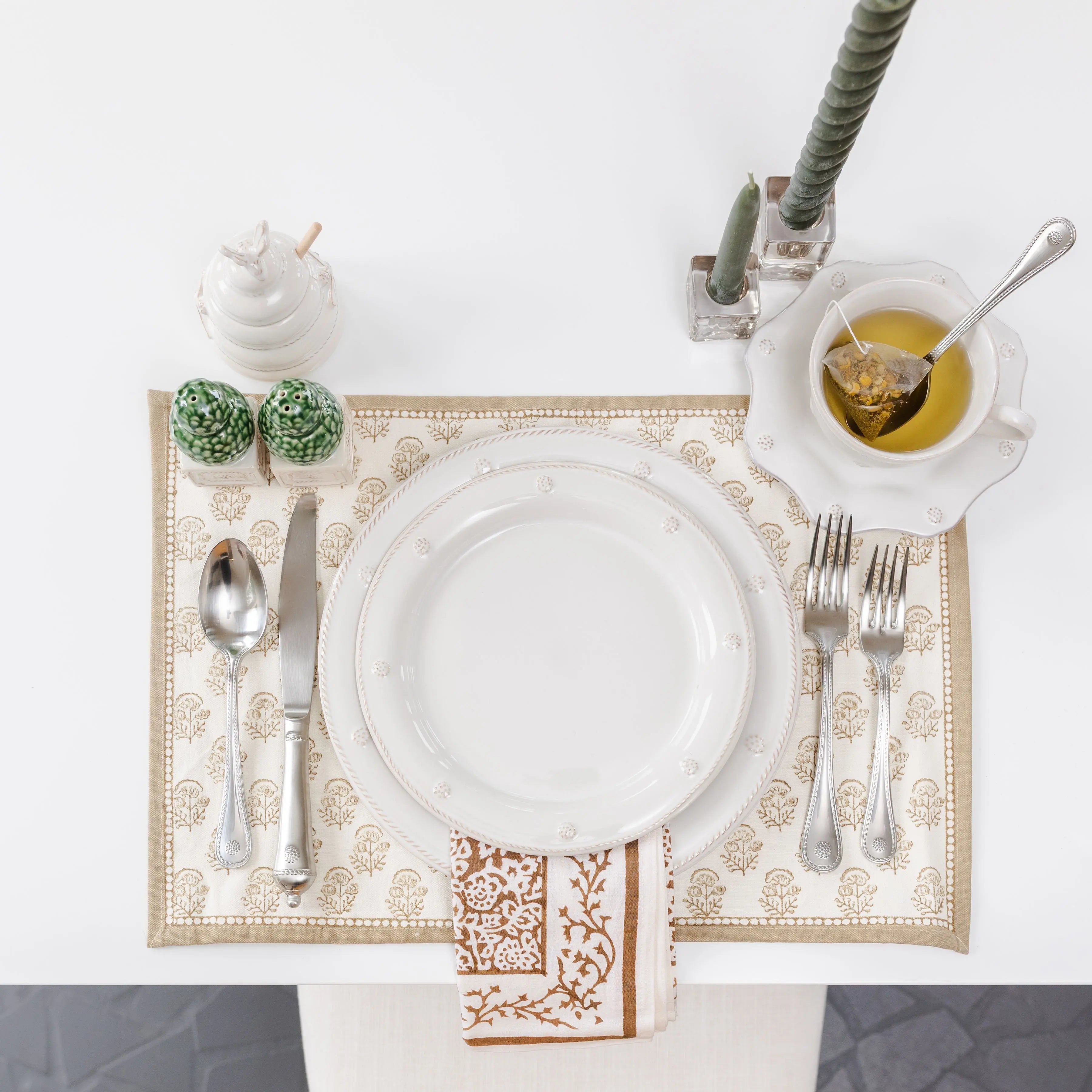 Neutral-Everyday Home for Entertaining